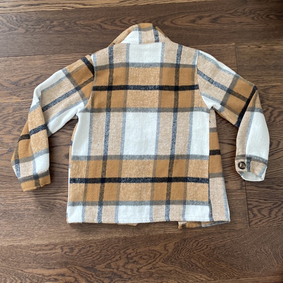 Cute Button-up plad with pockets in the front - Picture 2 of 2